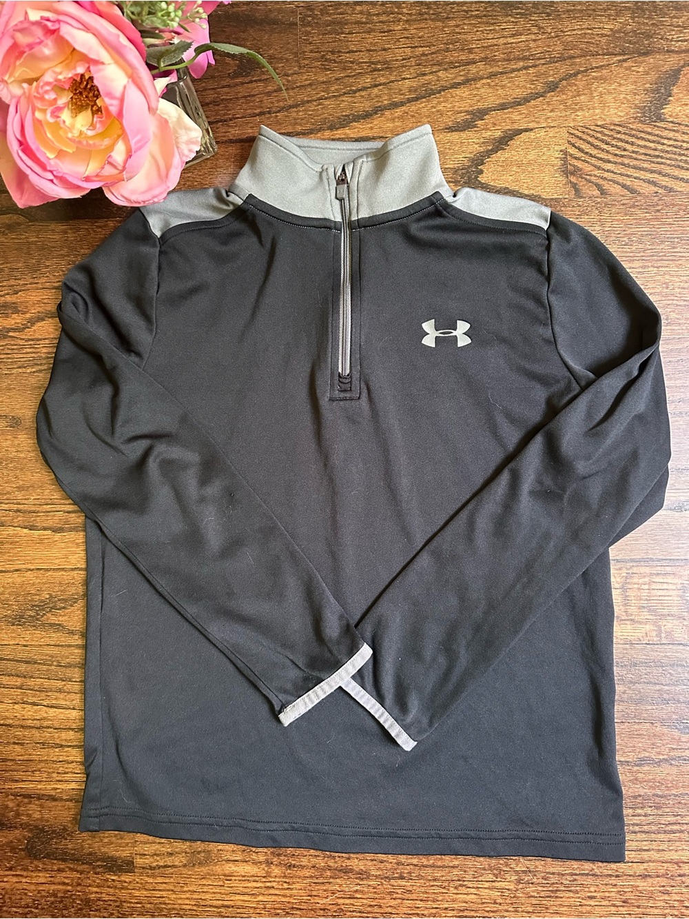 Under Armour 1/4 zip pullover, size YMD